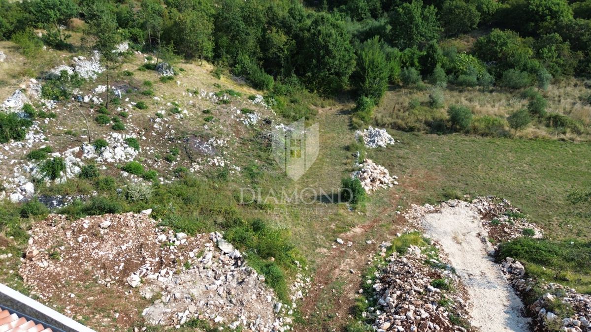 Brseč, gradbena parcela z lepim pogledom na morje 