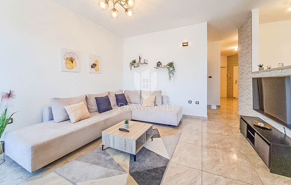 Medulin, čudovit apartma z bazenom, pogled na morje! 
