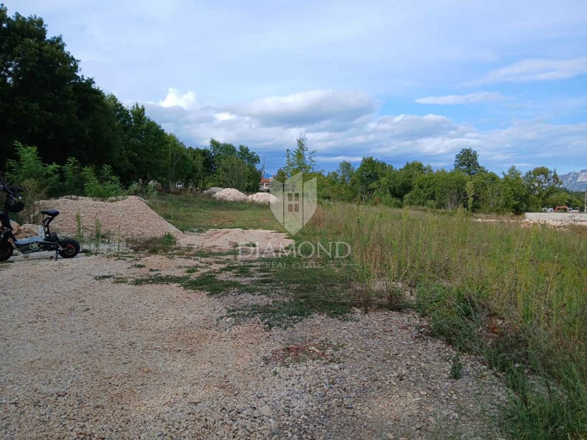 Okolica Labina, gradbišče z dovoljenjem in projektom