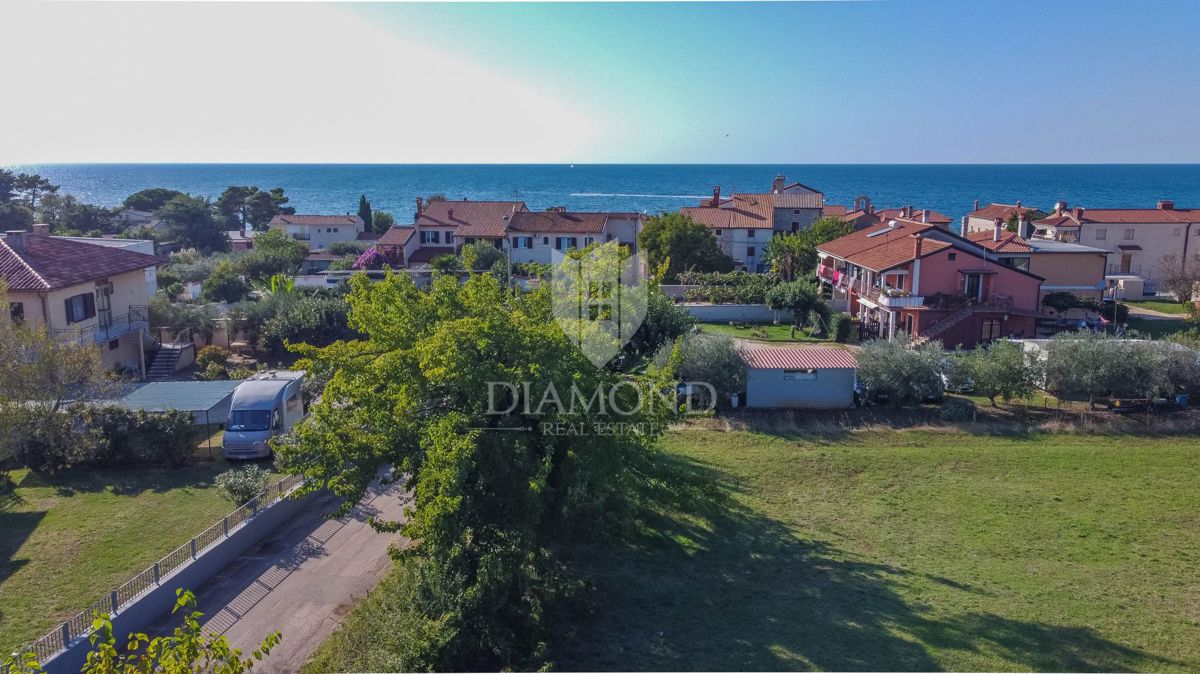 Istra, Lovrečica, okolica - gradbeno zemljišče 150m od morja!