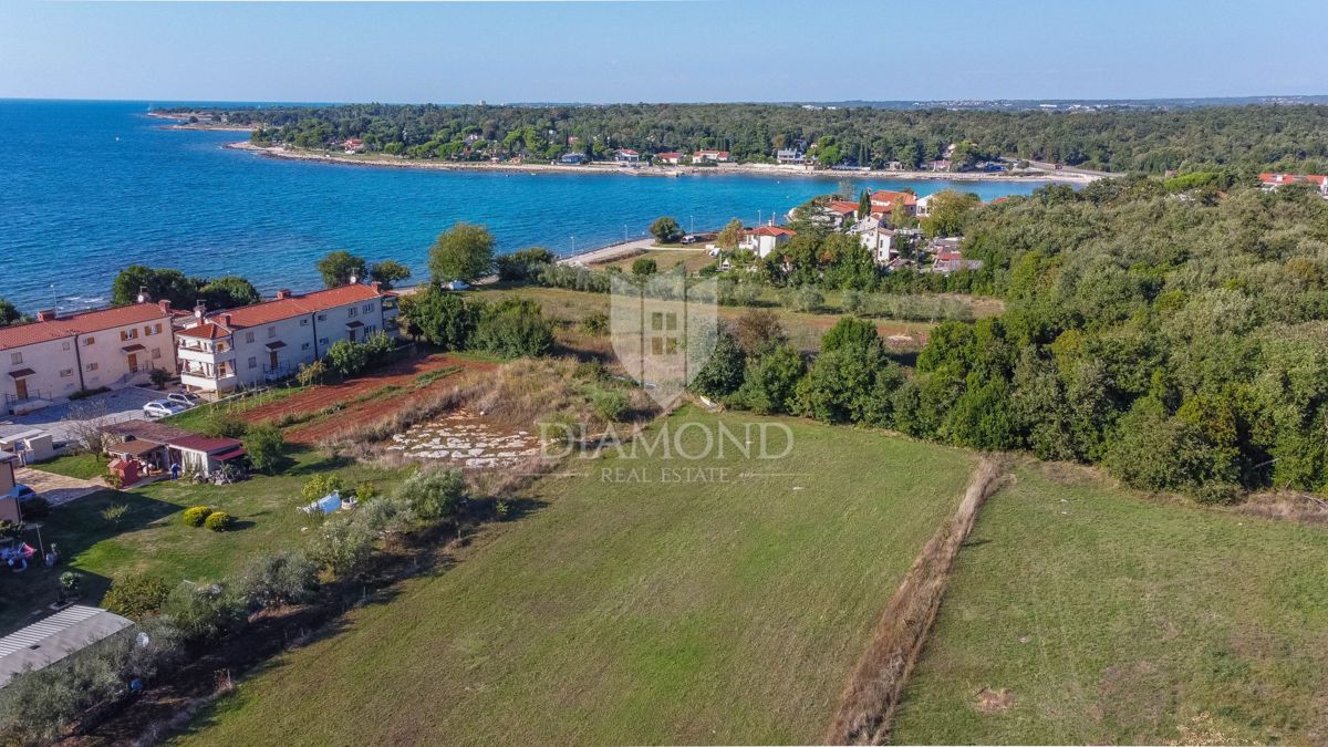 Istra, Lovrečica, okolica - gradbeno zemljišče 150m od morja!