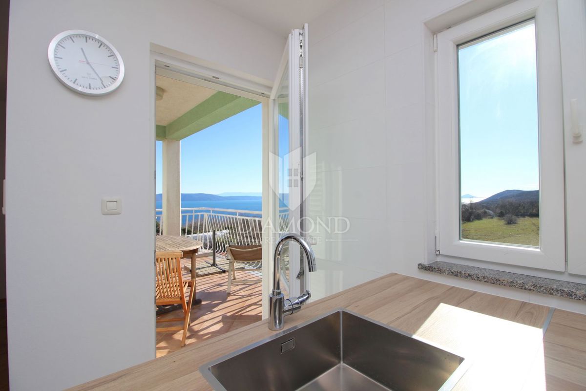 Rabac, okolica, lep dvosobni apartma s pogledom na morje