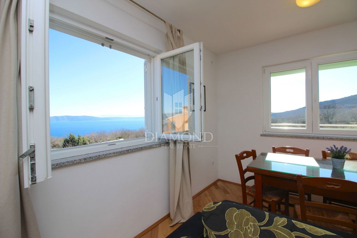 Rabac, okolica, lep dvosobni apartma s pogledom na morje