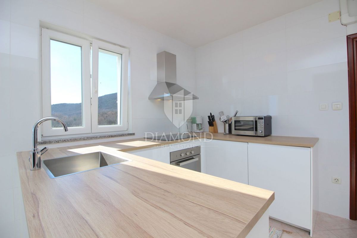 Rabac, okolica, lep dvosobni apartma s pogledom na morje