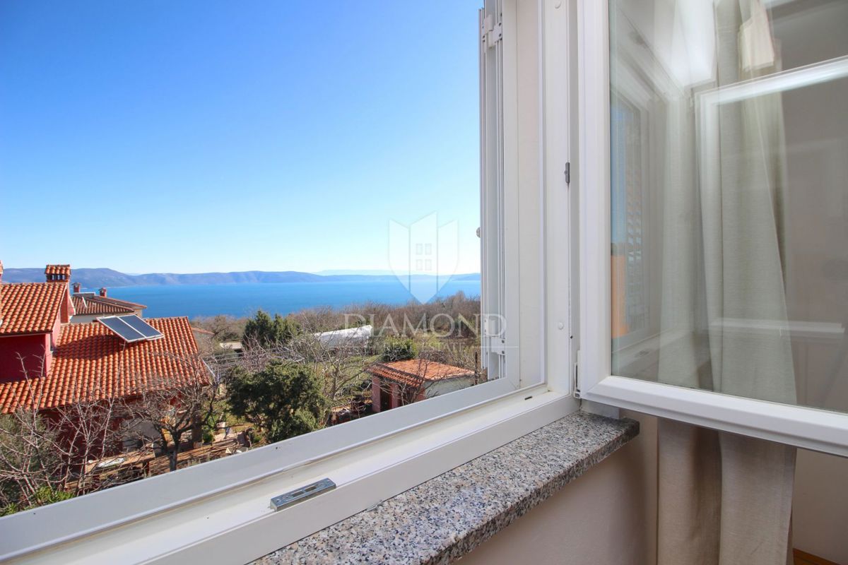 Rabac, okolica, lep dvosobni apartma s pogledom na morje