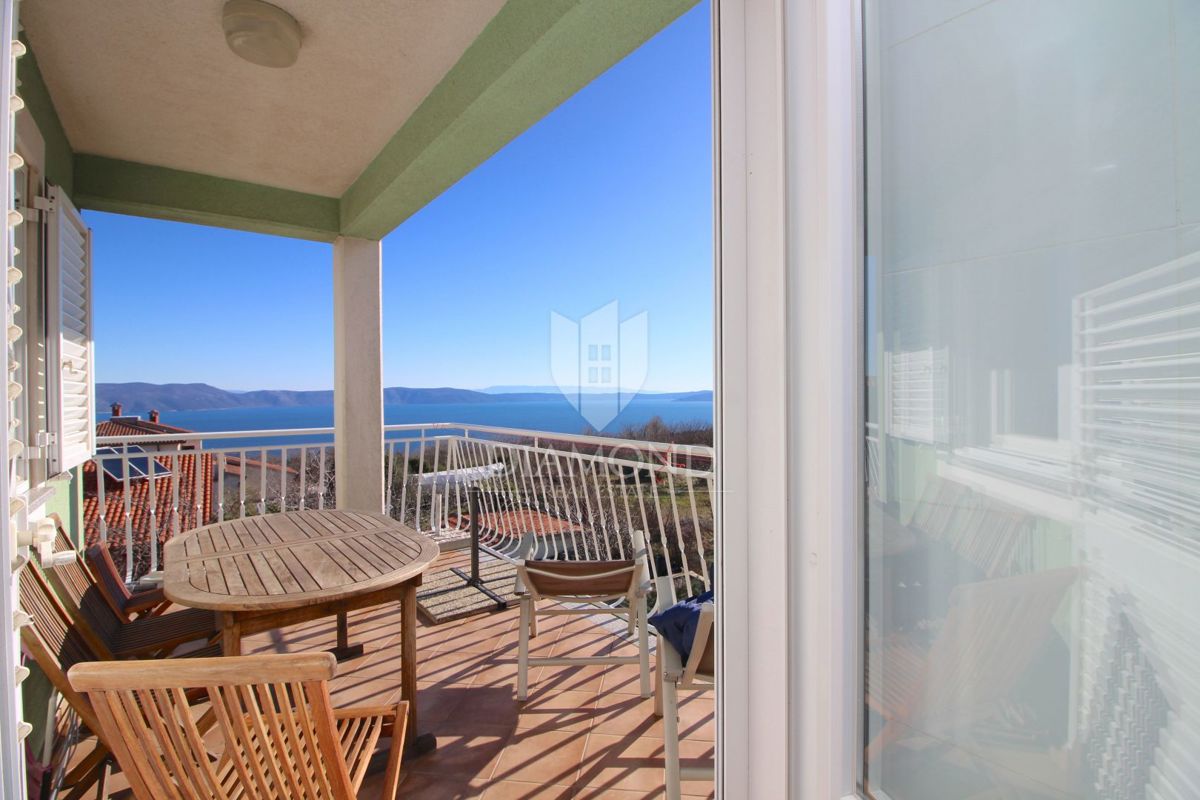 Rabac, okolica, lep dvosobni apartma s pogledom na morje
