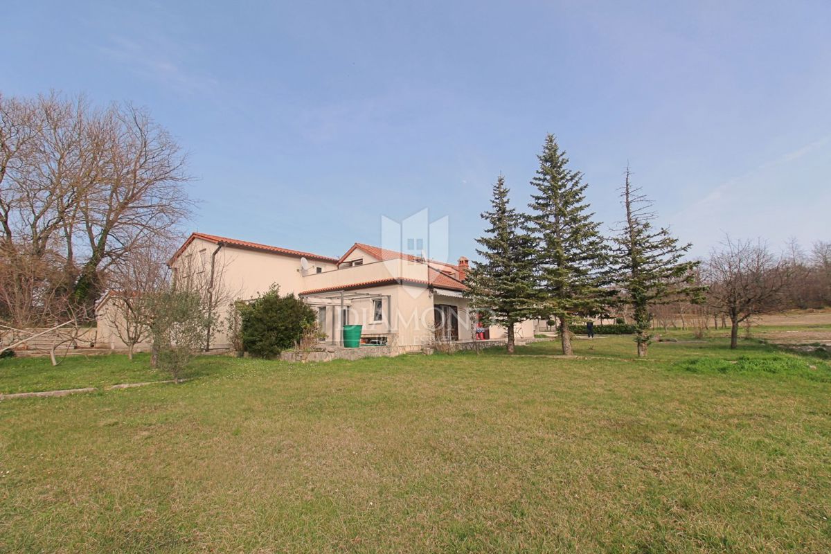 Labin, družinska hiša s 5 apartmaji