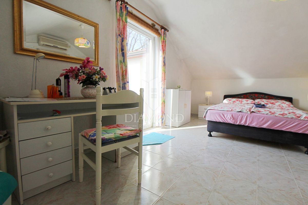 Labin, družinska hiša s 5 apartmaji