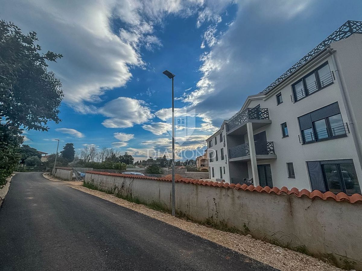Istra, Umag, stanovanje z dvigalom 300 m od morja in plaže!