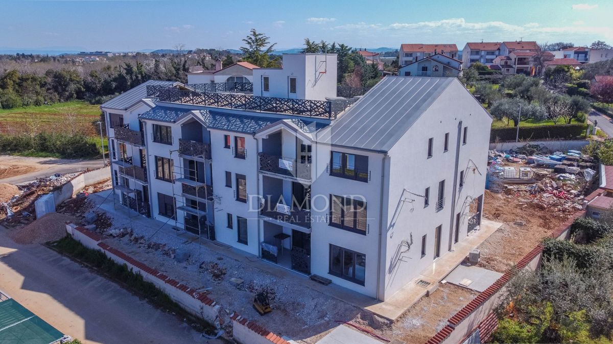 Istra, Umag, stanovanje z dvigalom 300 m od morja in plaže!