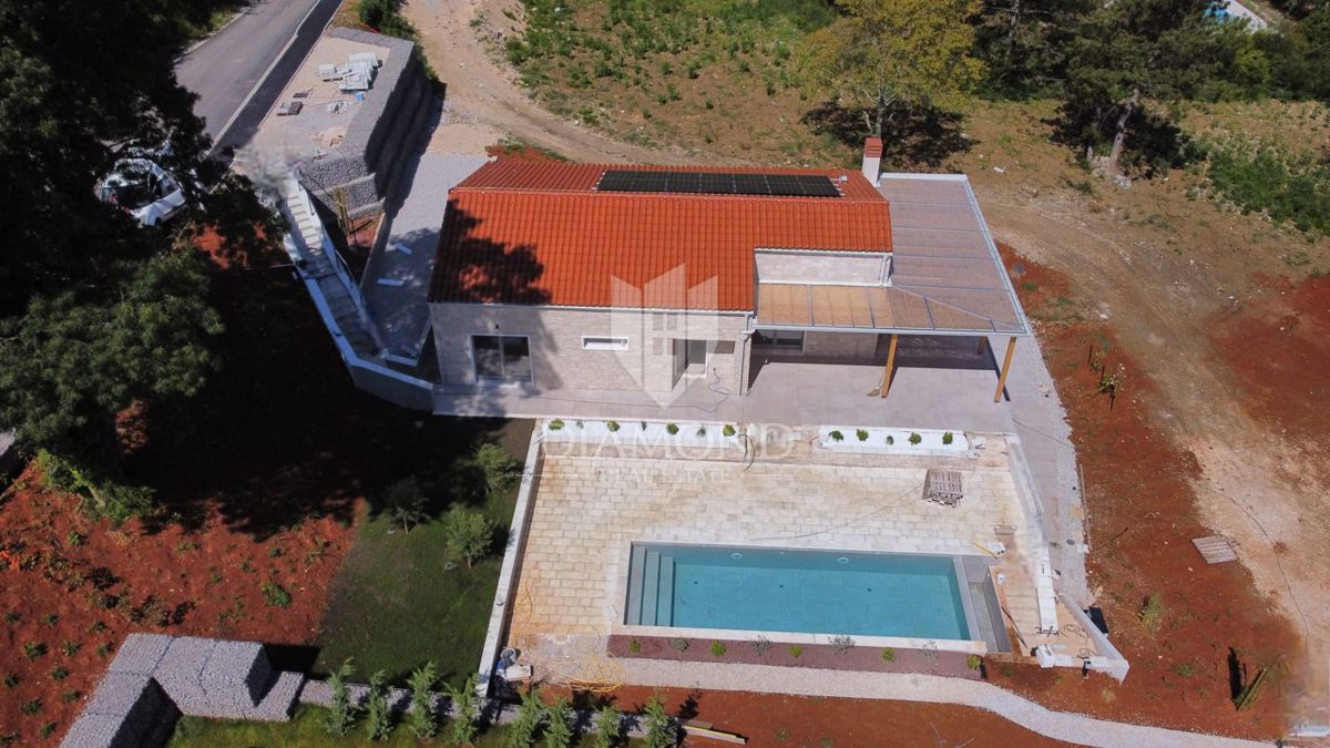 Motovun, čarobna vila 158 m2 s pogledom na Motovun!