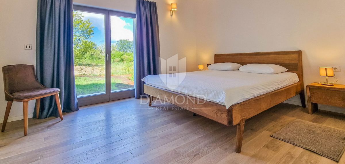Motovun, čarobna vila 158 m2 s pogledom na Motovun!