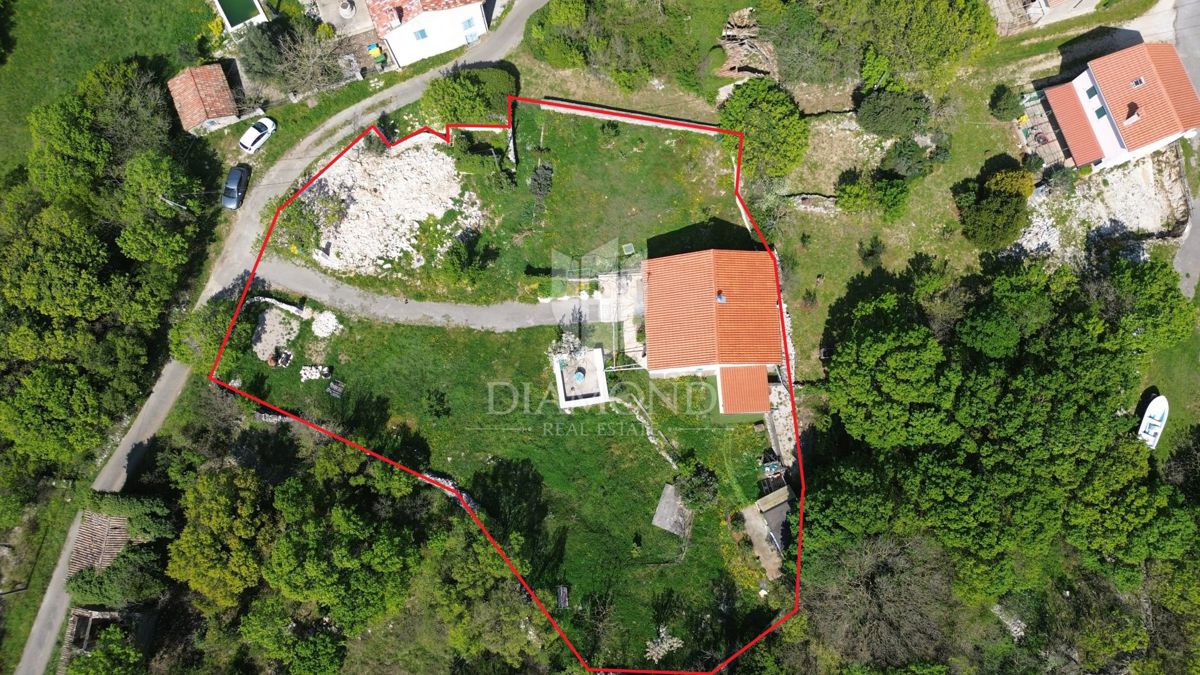 Labin, okolica, prav posebna hiša blizu morja