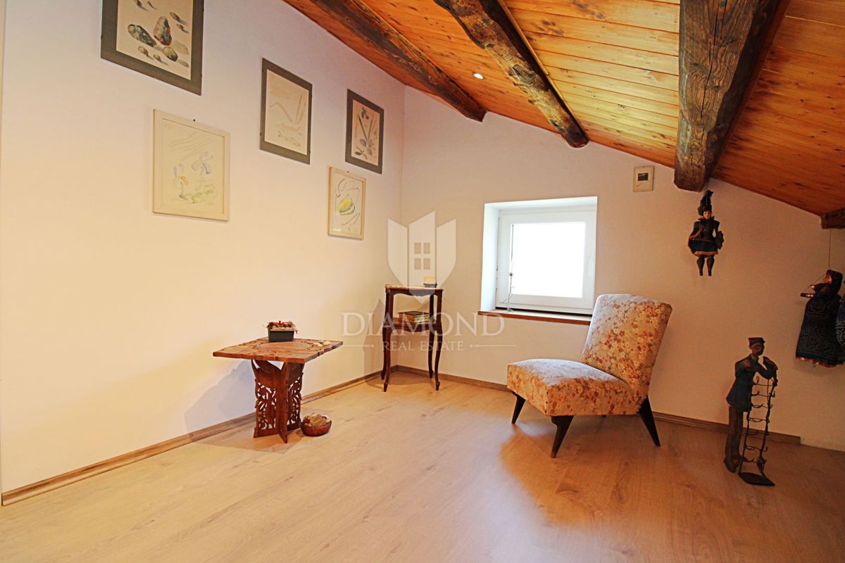 Labin, okolica, prav posebna hiša blizu morja