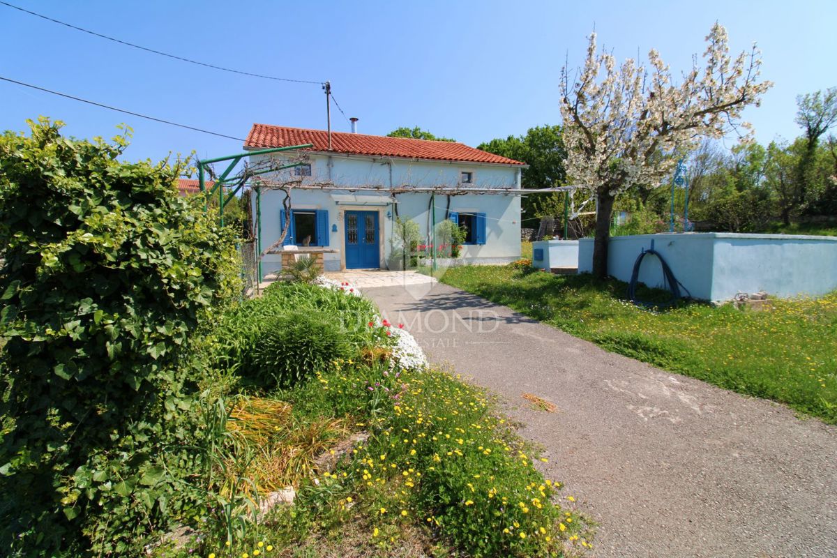 Labin, okolica, prav posebna hiša blizu morja