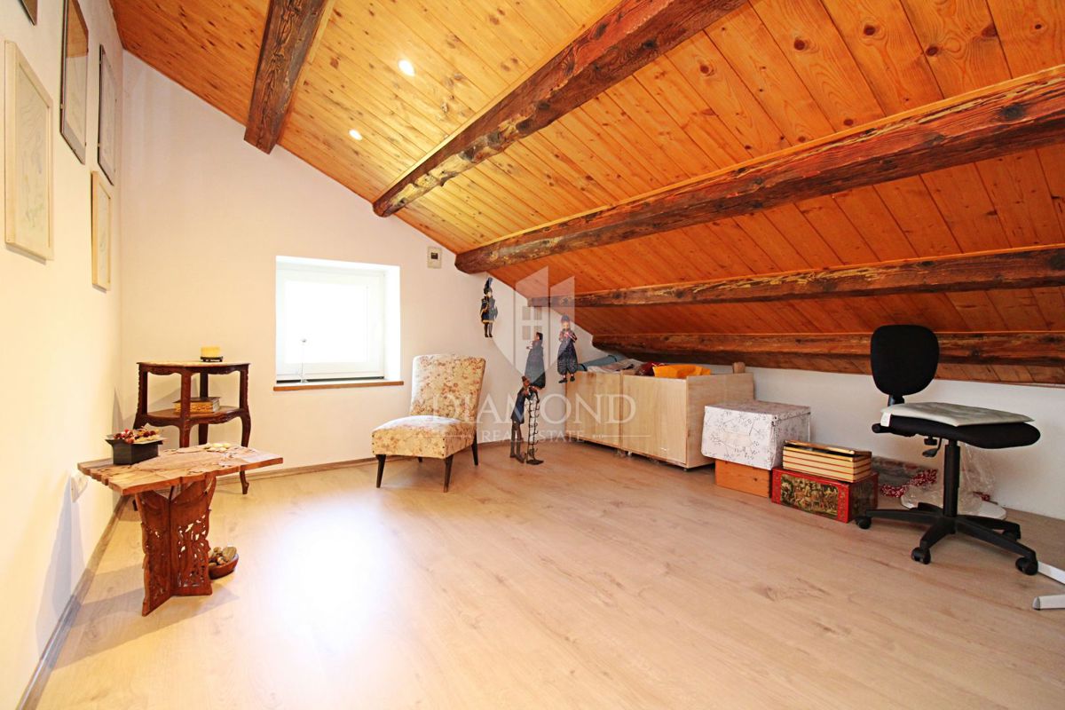 Labin, okolica, prav posebna hiša blizu morja