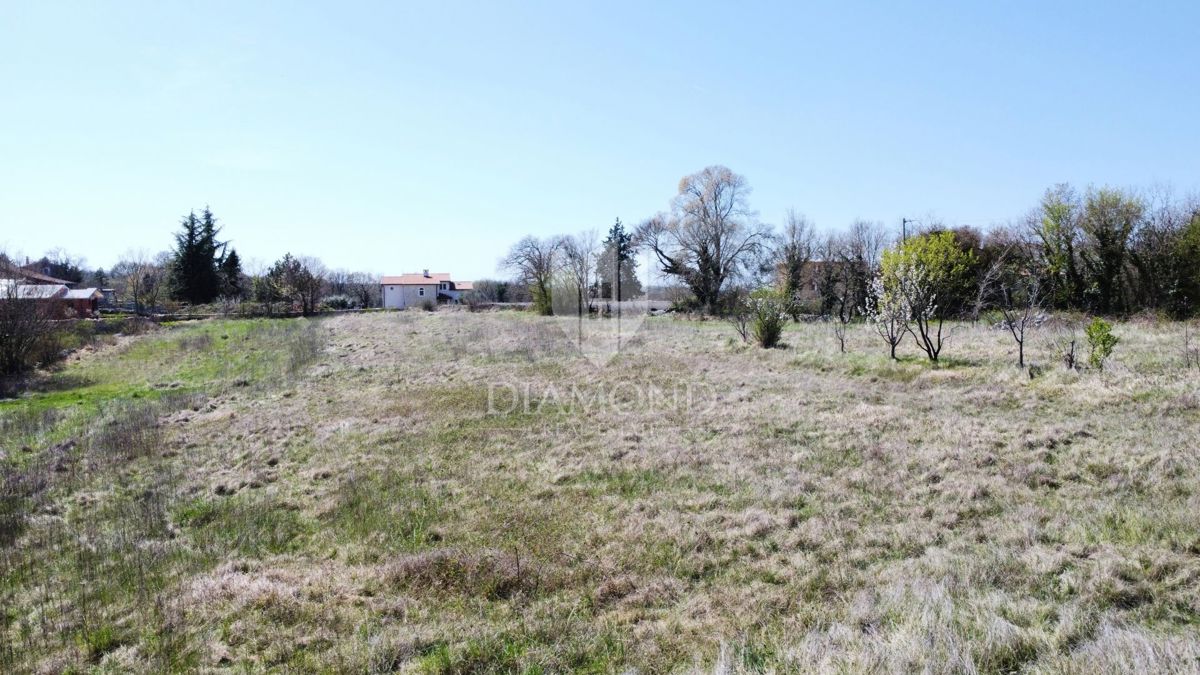 Poreč – Okolica – Zazidljivo Zemljišče na Mirni Lokaciji