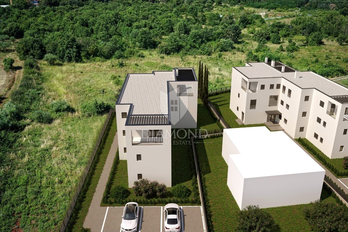 Poreč, stanovanje v prvem nadstropju novogradnje blizu morja