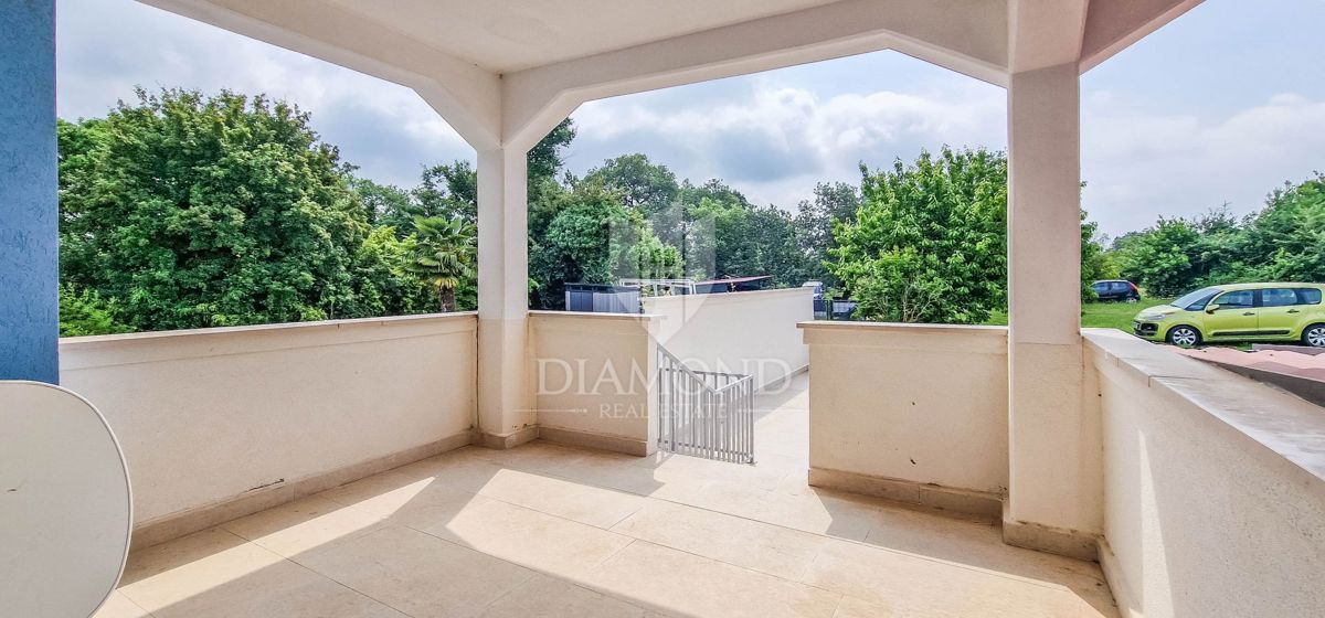 Novigrad, okolica, stanovanje 63 m2, 350 m od morja