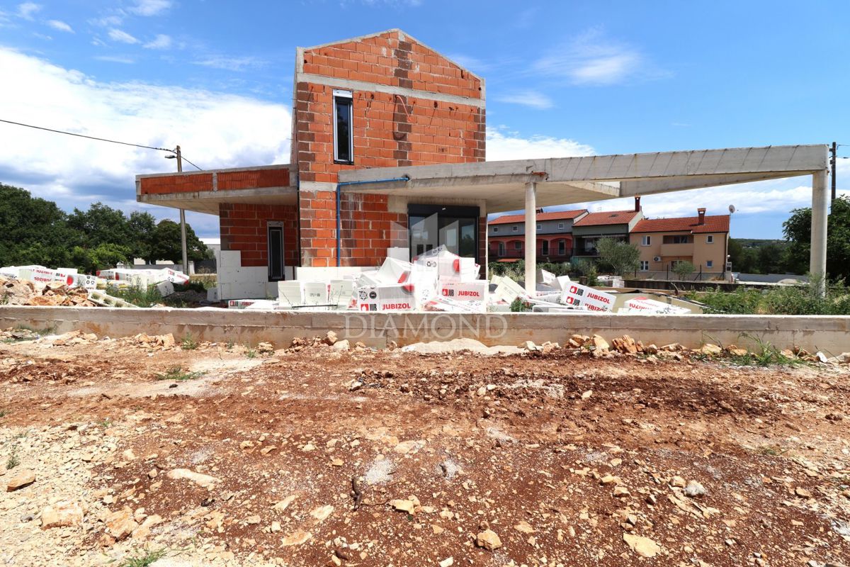 Poreč, okolica, lepa hiša z bazenom na mirnem mestu