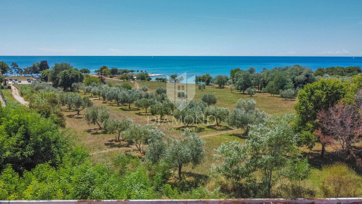 Umag, okolica - moderna hiša 1. vrsta do morja!