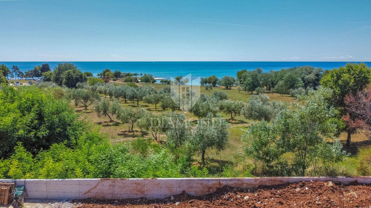 Umag, okolica - moderna hiša 1. vrsta do morja!