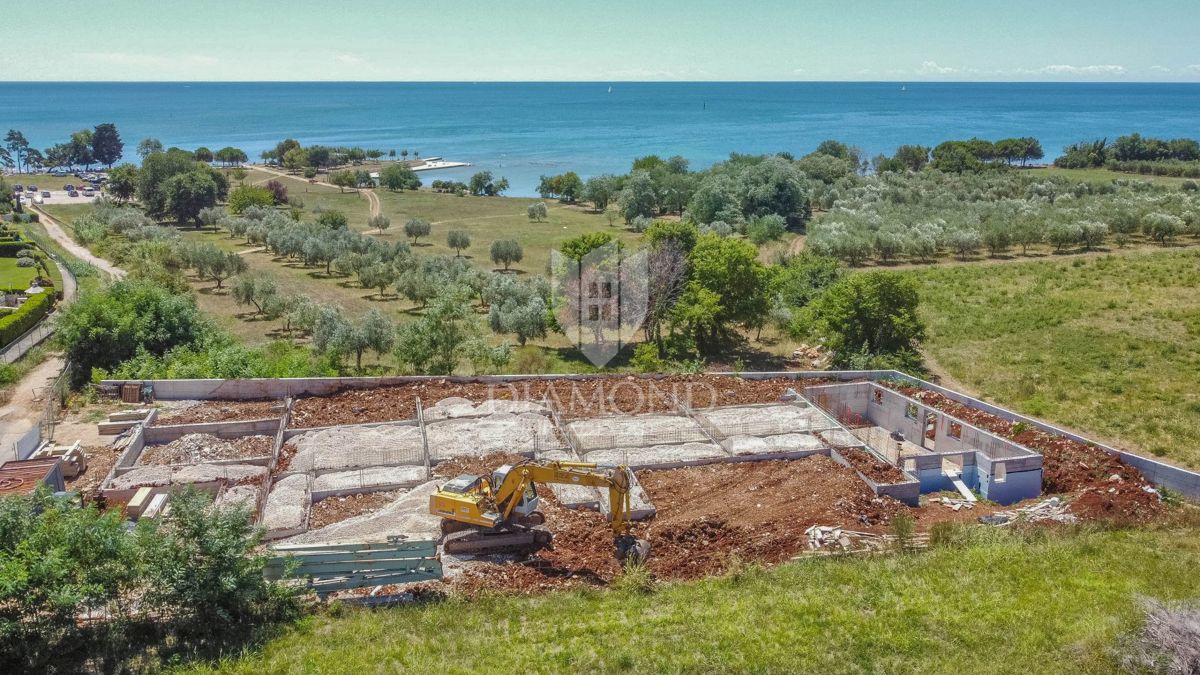 Umag, okolica - moderna hiša 1. vrsta do morja!