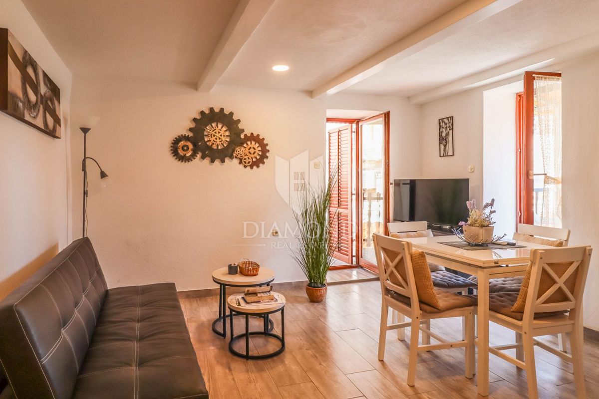 Priložnost! Rovinj! Center! Stanovanje z dvema terasama!