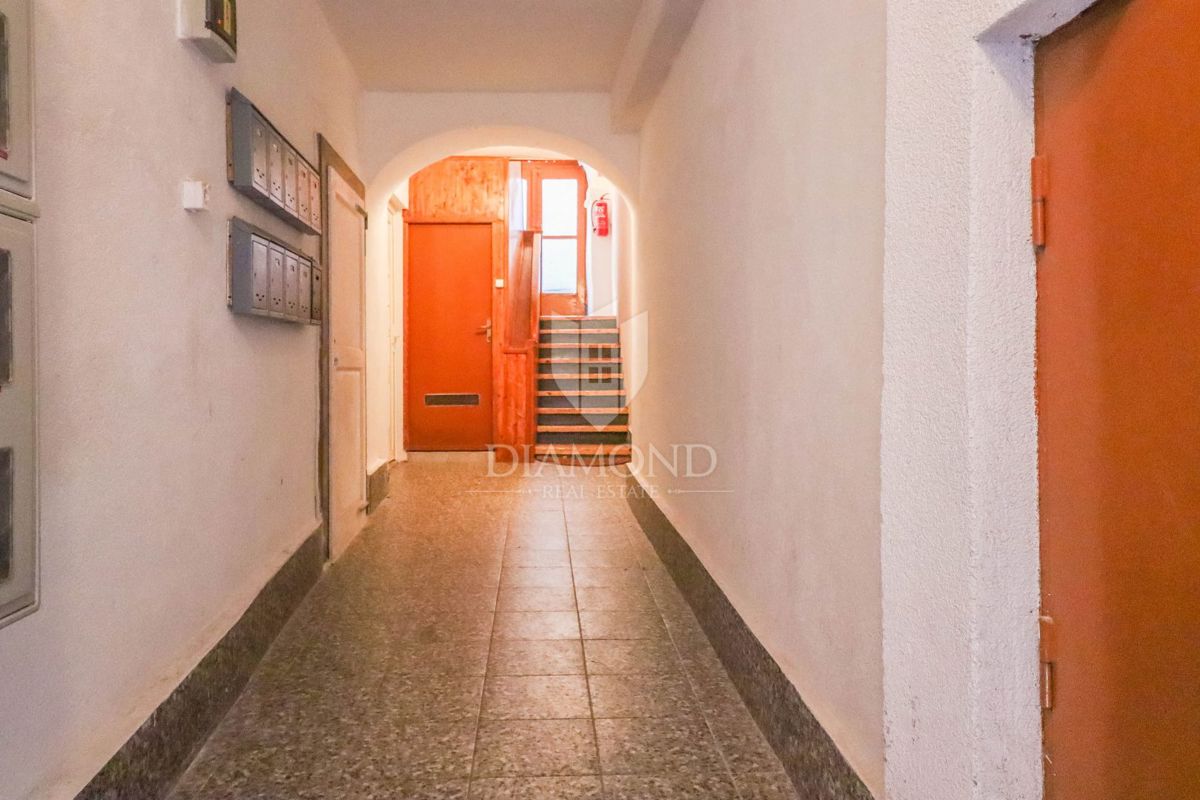 Priložnost! Rovinj! Center! Stanovanje z dvema terasama!