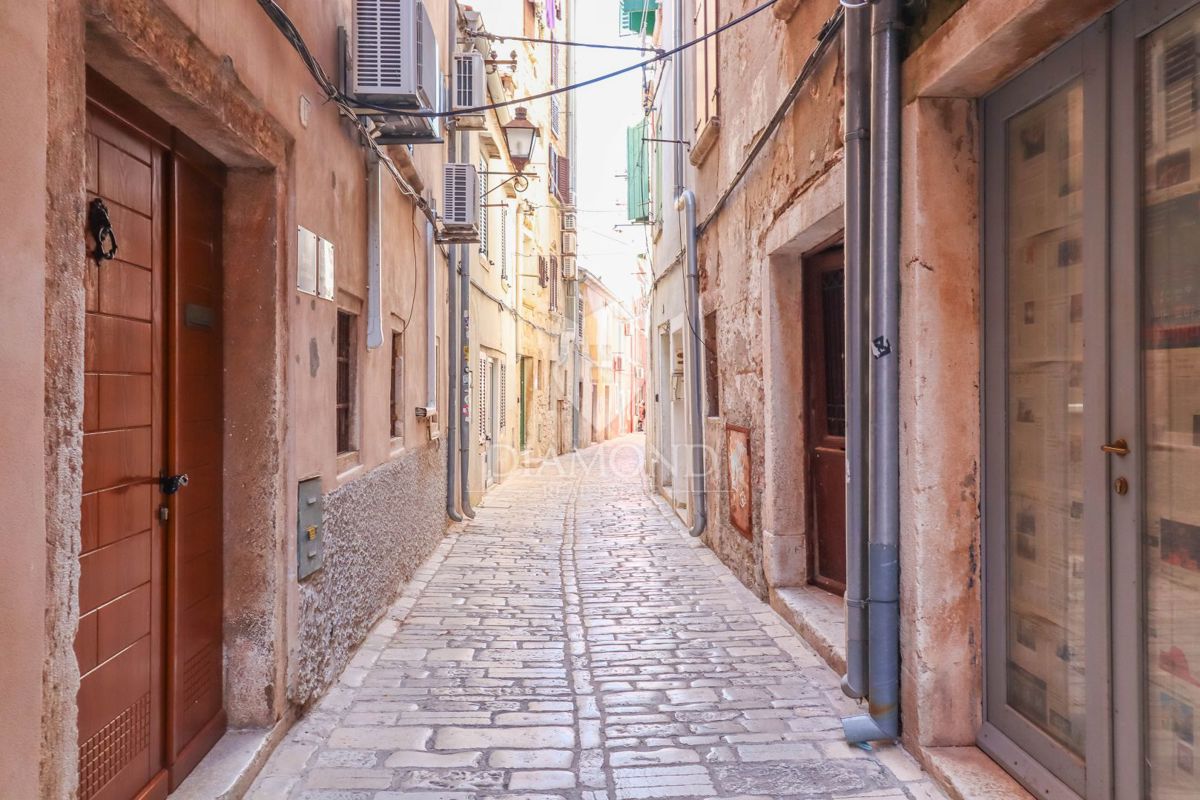 Priložnost! Rovinj! Center! Stanovanje z dvema terasama!