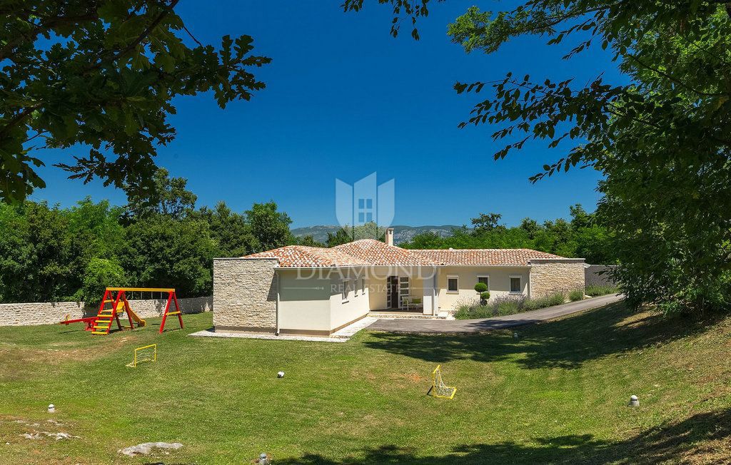 Labin, okolica – vila z bazenom in popolno zasebnostjo