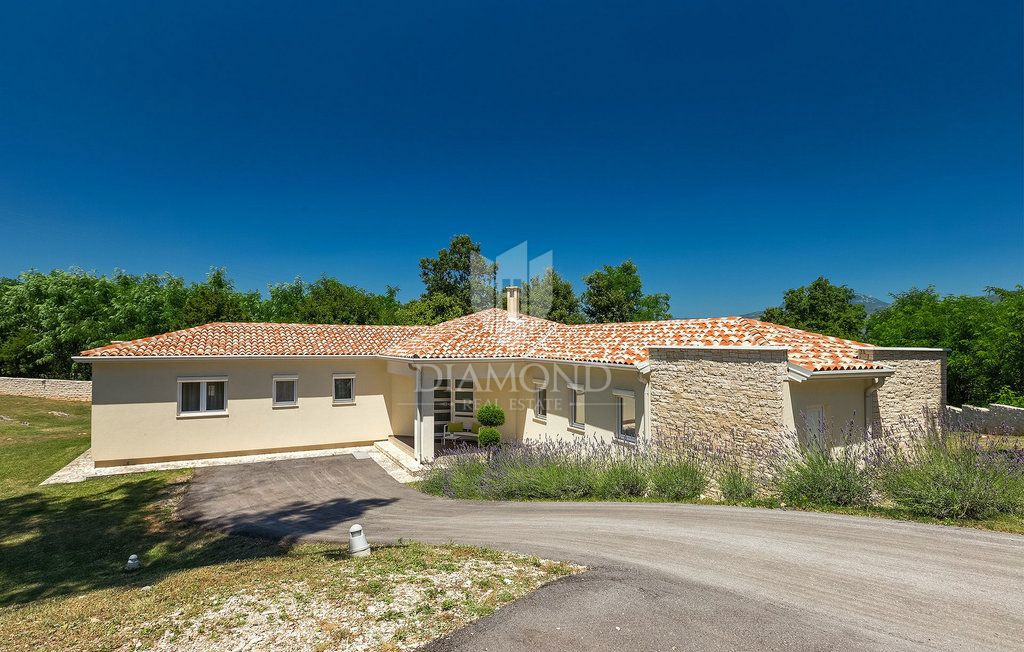 Labin, okolica – vila z bazenom in popolno zasebnostjo