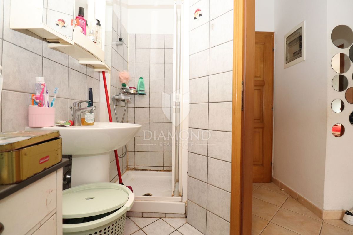 Rovinj, stanovanje v prvem nadstropju, odlična in mirna lokacija