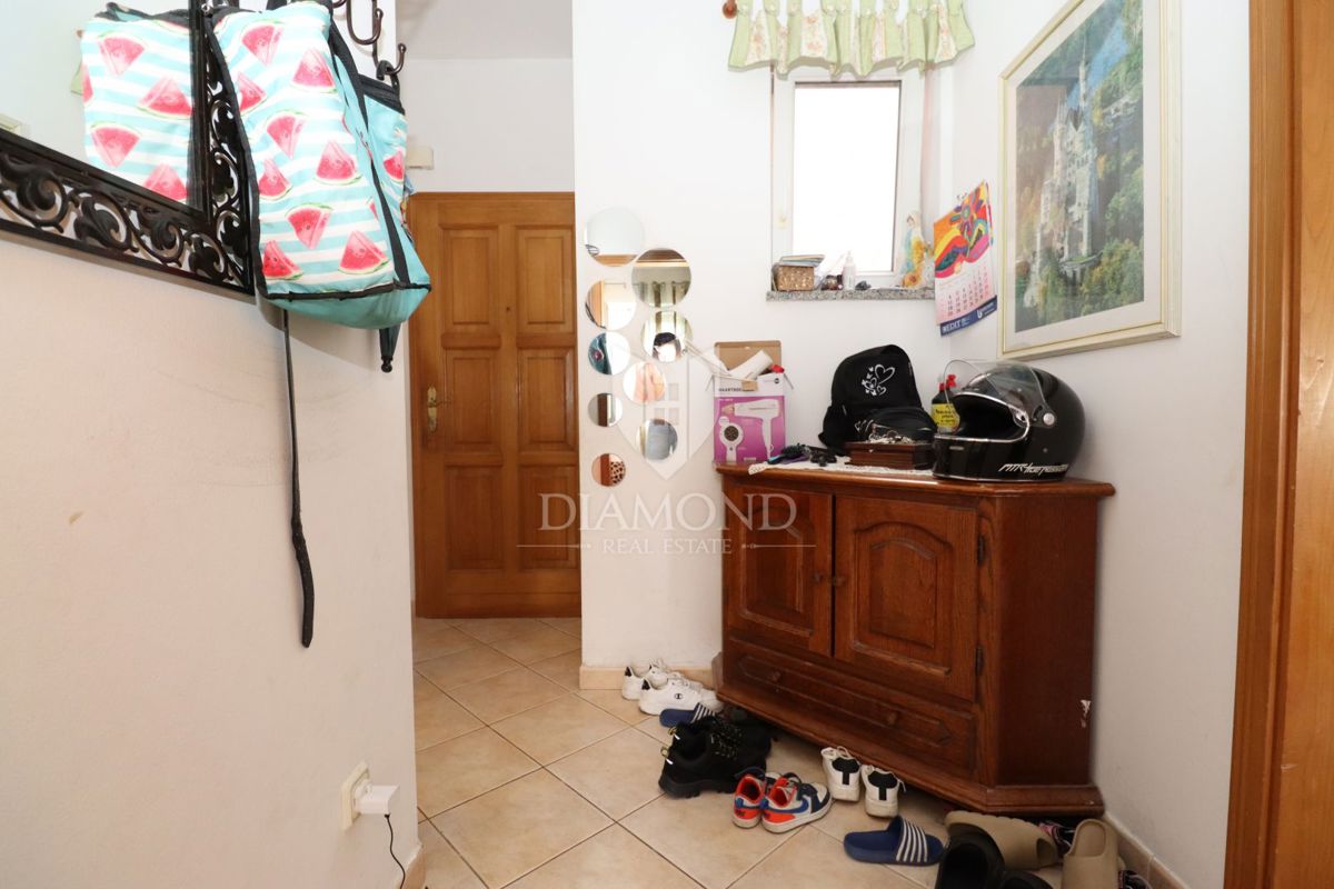 Rovinj, stanovanje v prvem nadstropju, odlična in mirna lokacija