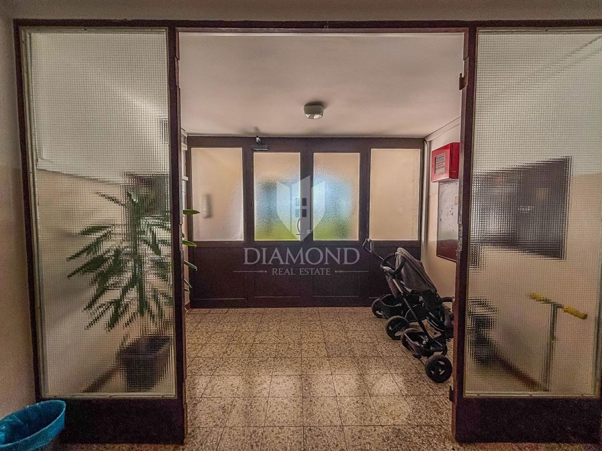 Umag, trosobno stanovanje v centru Umaga!