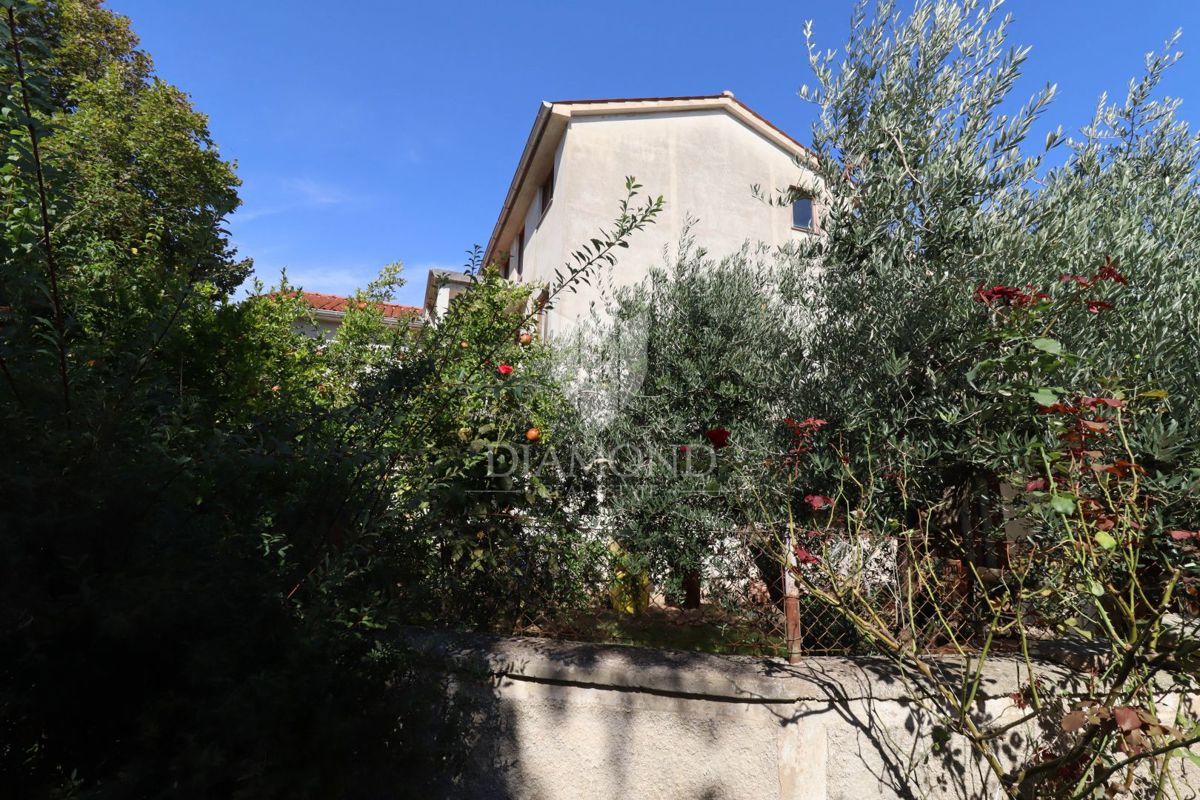 PRILOŽNOST! Pomer - samostojna hiša 150 m od morja! 