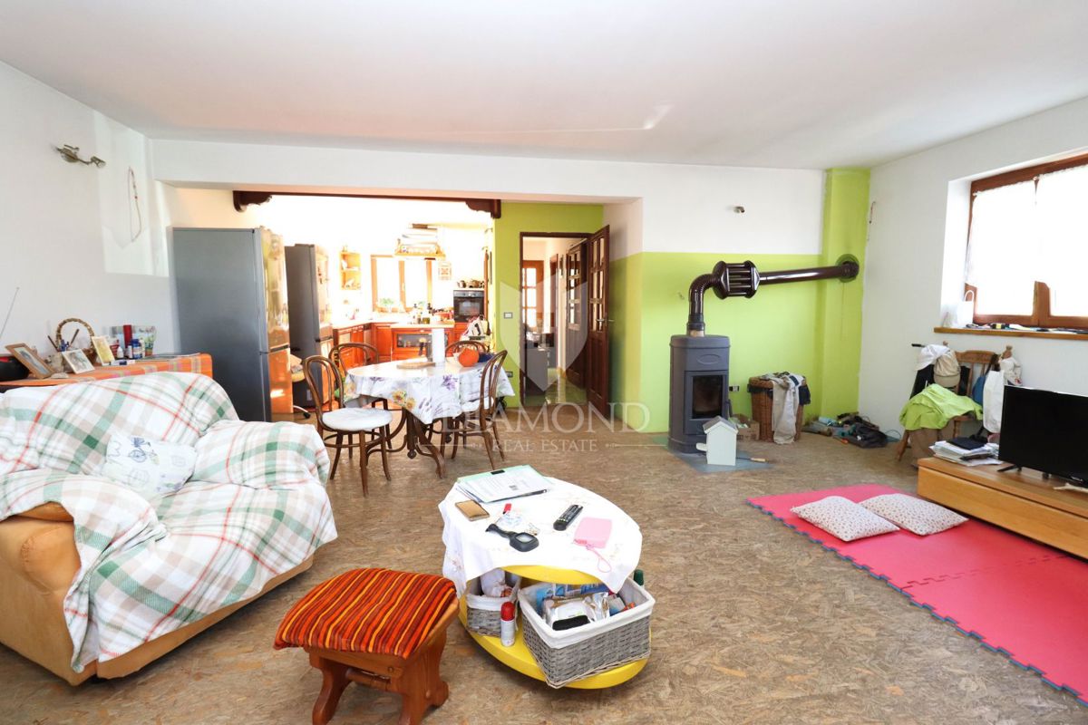 PRILOŽNOST! Pomer - samostojna hiša 150 m od morja! 