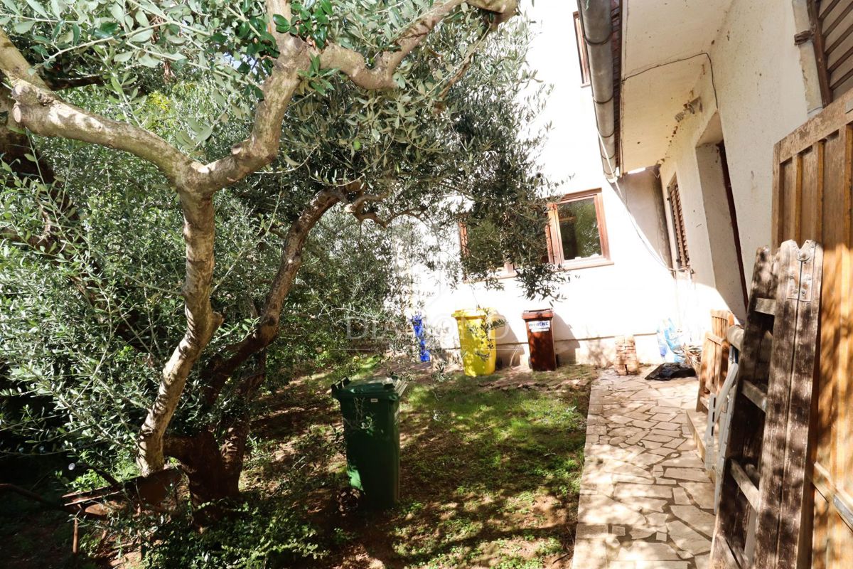 PRILOŽNOST! Pomer - samostojna hiša 150 m od morja! 