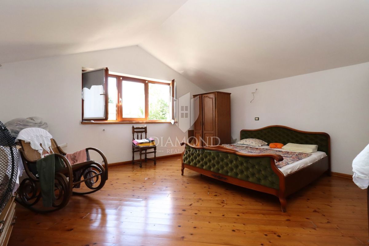 PRILOŽNOST! Pomer - samostojna hiša 150 m od morja! 