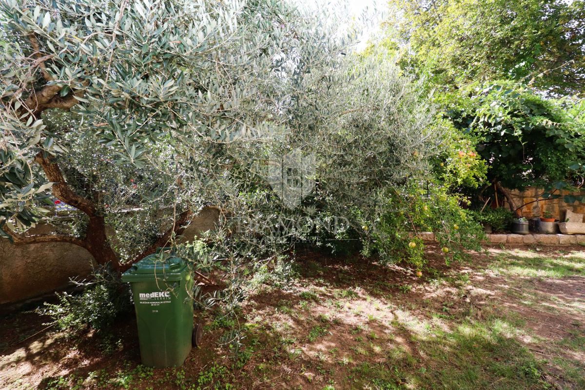 PRILOŽNOST! Pomer - samostojna hiša 150 m od morja! 