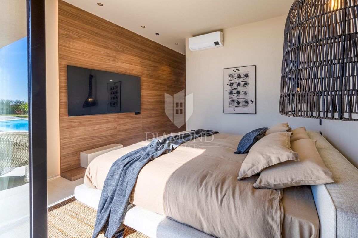 Poreč, Ekskluzivna vila za pametne domove z bazenom