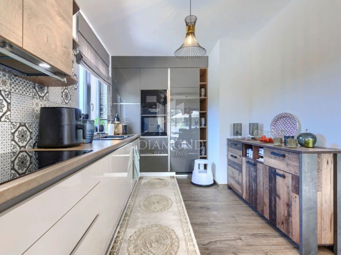 Labin – Moderna počitniška hiša v mirnem okolju