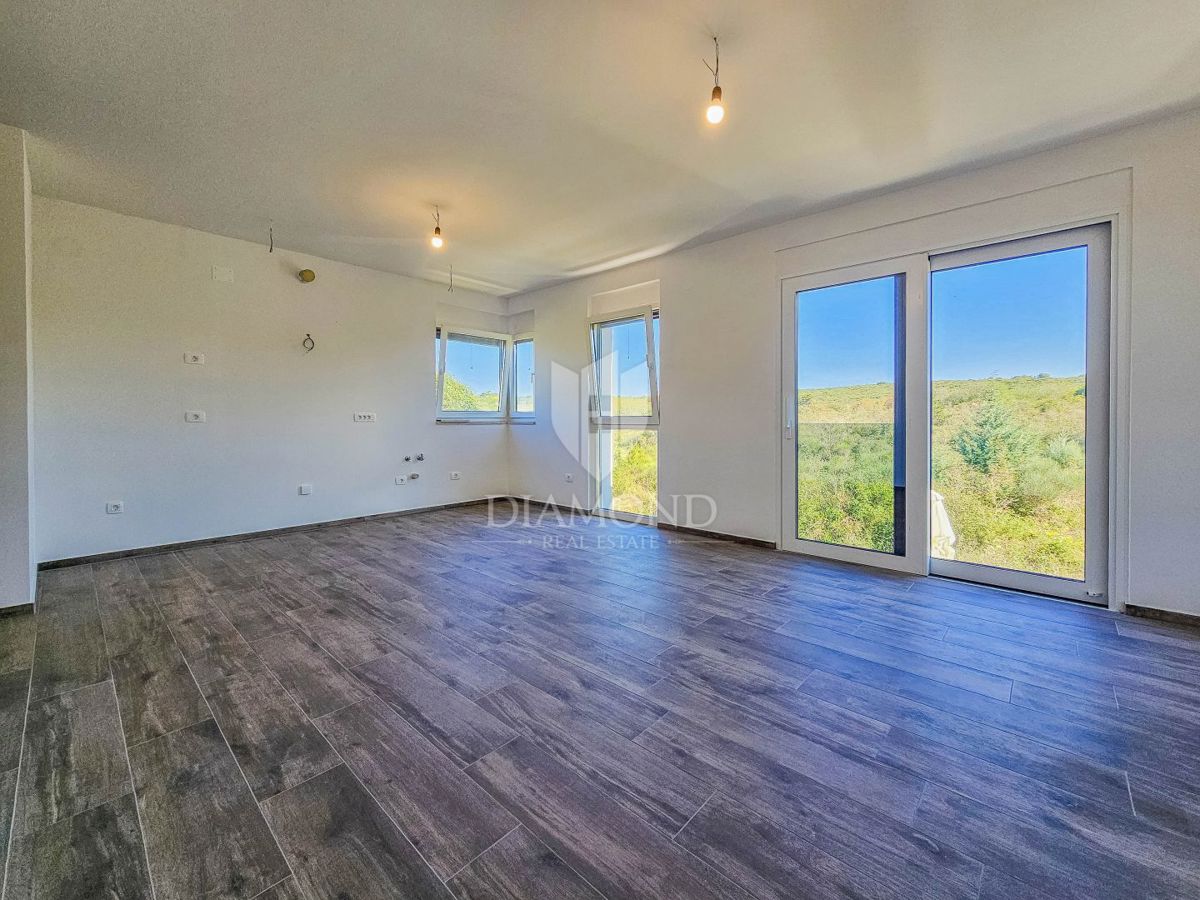 Umag, stanovanje s strešno teraso 250 m od morja!