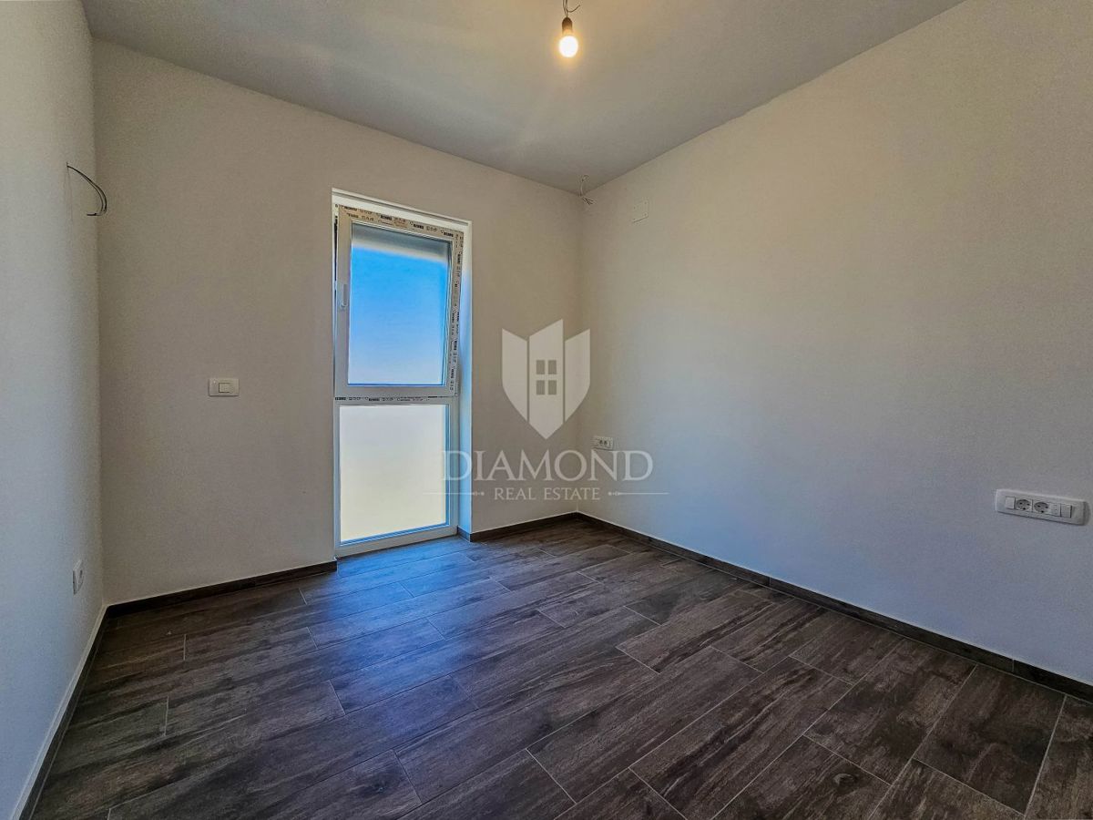 Umag, stanovanje s strešno teraso 250 m od morja!