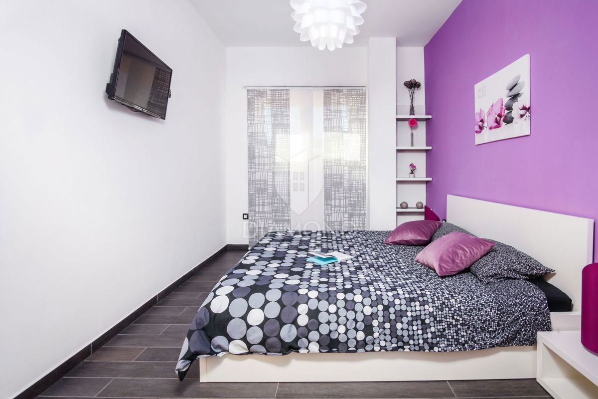 Hiša z bazenom, okolica Labina