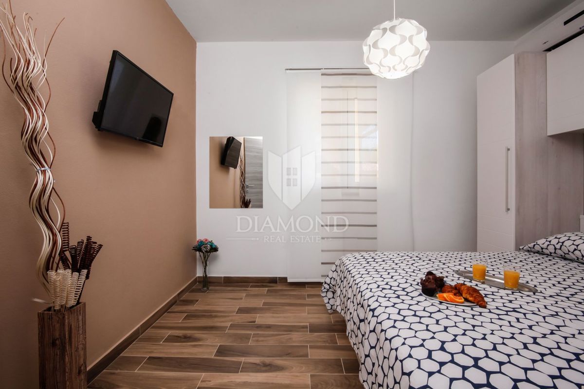 Hiša z bazenom, okolica Labina