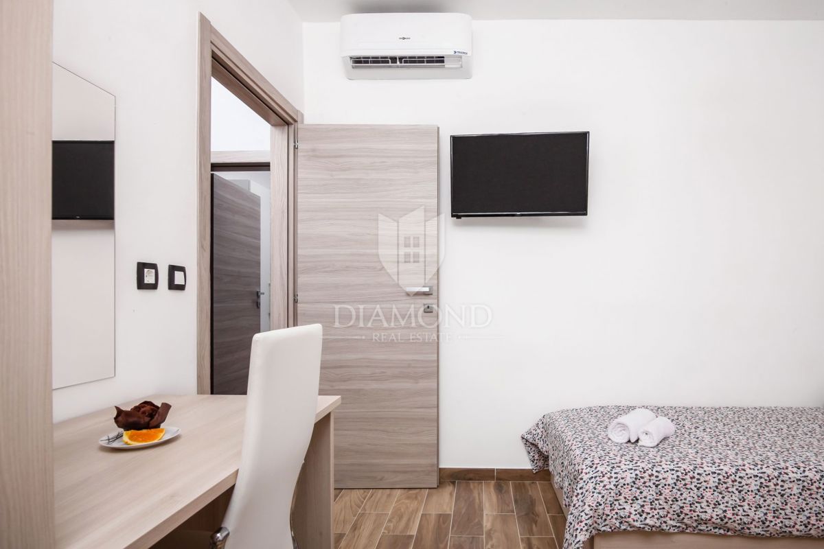 Hiša z bazenom, okolica Labina