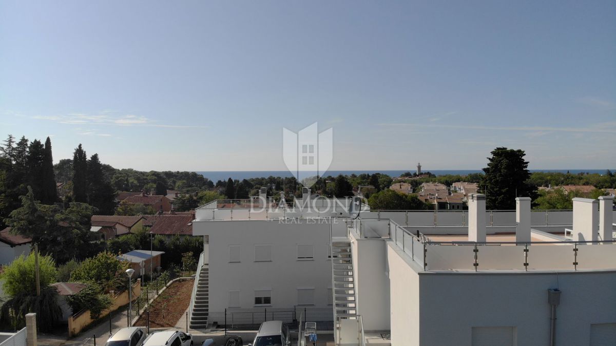 Umag, Novogradnja, vrstna hiša nedaleč od plaže