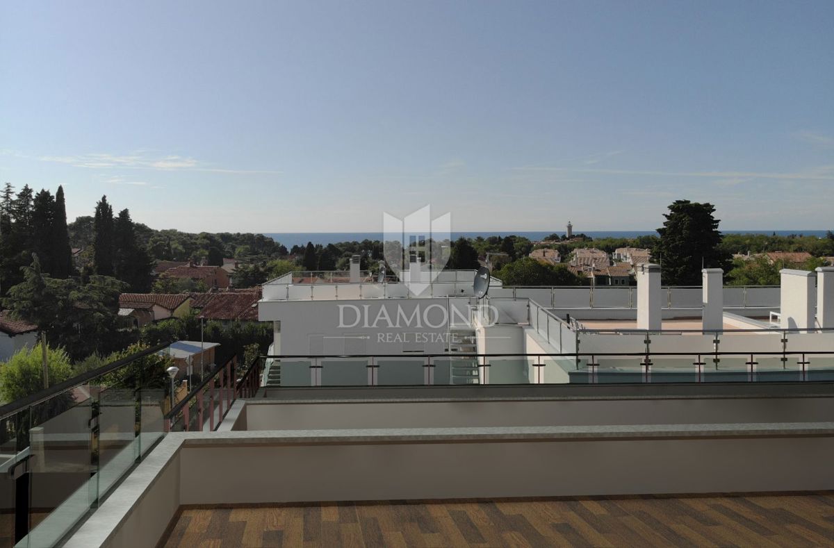 Umag, Novogradnja, vrstna hiša nedaleč od plaže