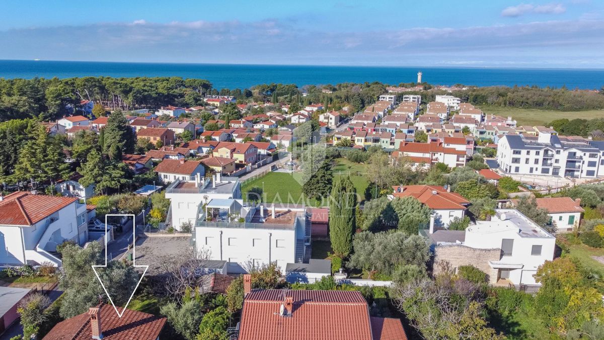 Umag, Novogradnja, vrstna hiša nedaleč od plaže